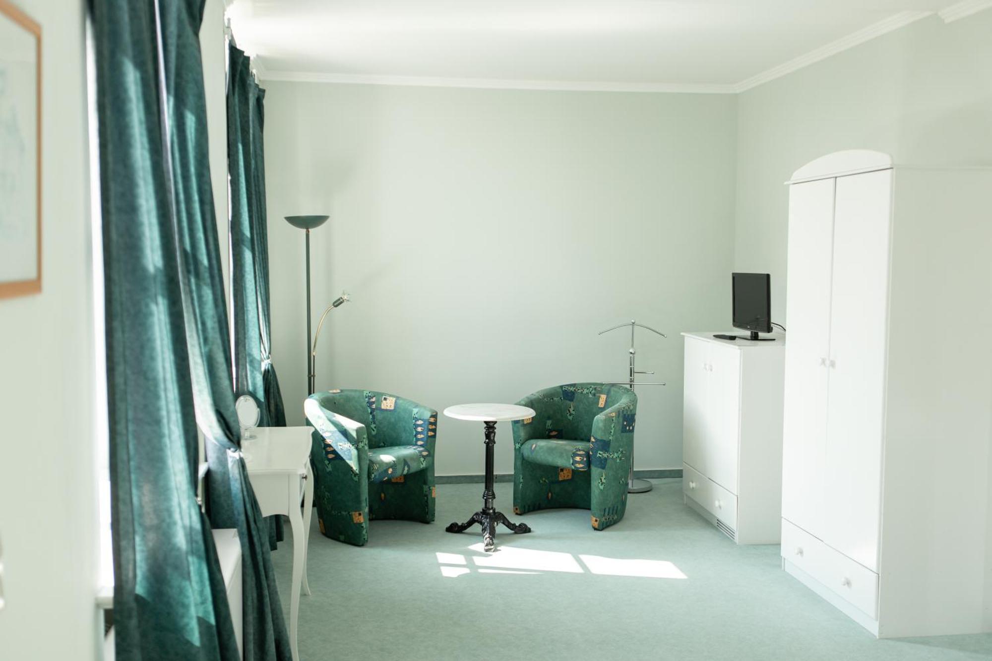 Boutique Hotel Gut Tribbevitz Neuenkirchen auf Rugen Exterior photo